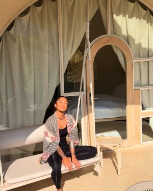 Santoshi Shetty Instagram - Feels like I’m living in a fantasy world at @swastikwellbeing 😍👽 

I’m in awe of the design of the accommodations here! Coming from an architecture background, just to see a concept like this turn into reality is inspiring! What a vibe! Waking up to the sunrise in this setting definitely feels surreal. This reminds me of Teletubbies for some reason! 😋🤤

But jokes apart, a big shoutout to the designers for killing it on all levels & for creating such a surreal wellness oasis here in Pune, Maharashtra 🩵☀️🍃

Catch more updates from here on my stories 🫶🏻

@media_mantra •

#hosted #wellness #retreat #puneretreat #swastikwellbeing #BloomInAbundance #fivedimensionsoflife •