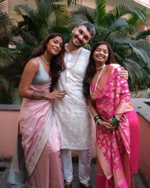 Santoshi Shetty Instagram - Hello mom & dad 🥹💖💫