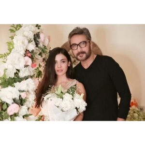 Sara Hussain Instagram - Birthday celebration 2020 💕
@adnansid1 
#SaraLoren #AdnanSiddiqui #BirthdayEve