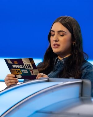 Sara Pascoe Instagram - Friday night plans, SORTED!! 🍿 Tune into NEW Would I Lie to You? 21st of Feb at 8pm on BBC One 🙏🏻