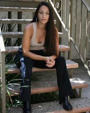Sara Tomko Instagram - She was a baby back then, fresh out of Ohio, trying to make her mark on the world. 
•••
This was my tough girl headshot.  I was going out for a lot of Michelle Rodriguez type roles.  I was living in Encino.  I was broke AF.  This was five years before I booked a major guest star on HBO, six years before I booked my first recurring role on ABC and eight years before I booked my first series regular role on SyFy (now USA!) 😭
•••
Today, I have 29 days left filming Season Four of @residentalien and the closer we near the end, the more I get in my feels about the very beginning, who I was before this show, who I was when I started this show, who I am now (7 years later😳) and who I will become.  Just taking a moment to share the journey and say it all just takes time and it happens when it’s supposed to and how it’s supposed to and I’m just trying to capture being very present now as time continues marching on. 
•••
🥹