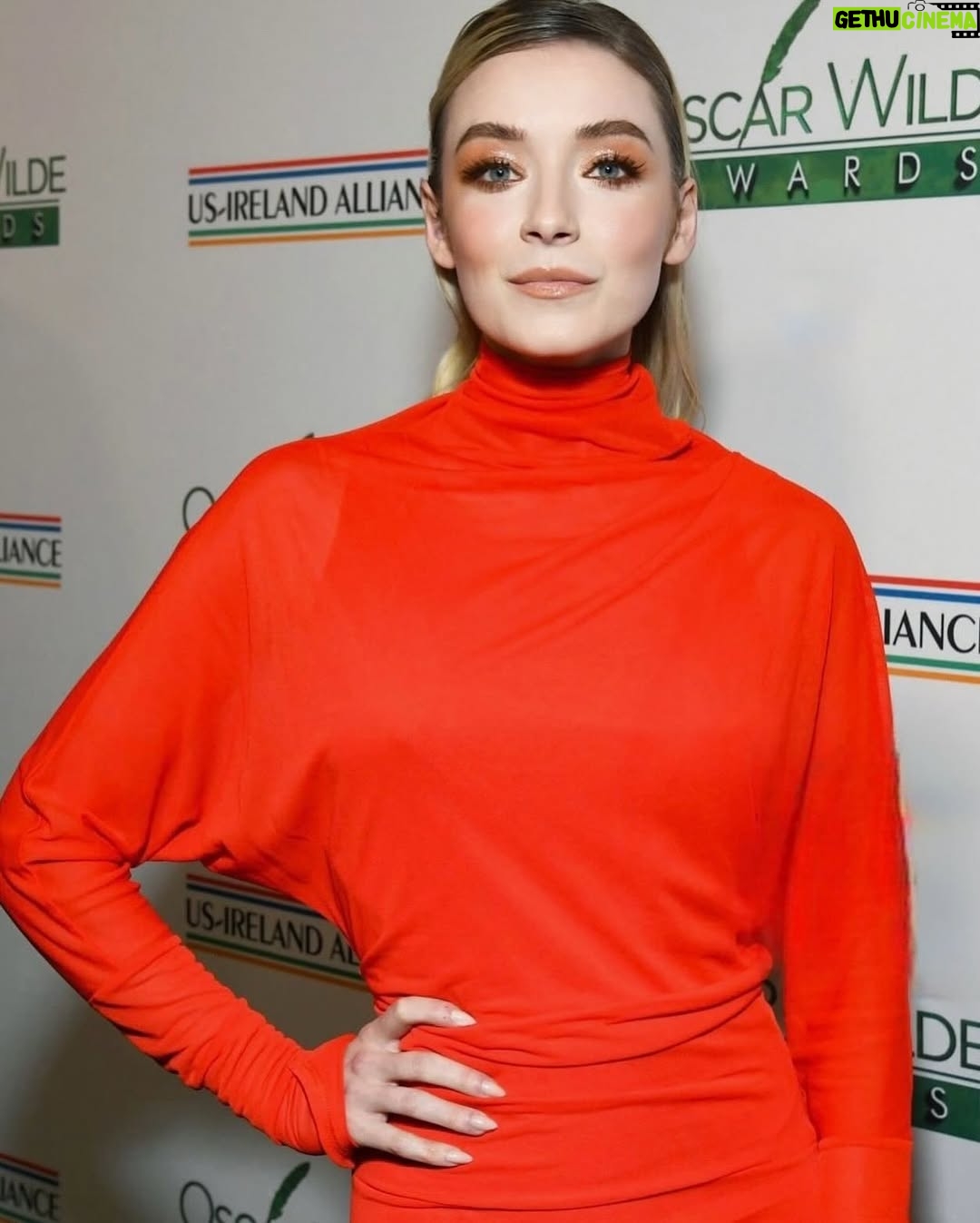 Sarah Bolger - 5K Likes - A perfect birthday eve spent with the most incredible people at the year’s most spectacular event— @oscarwildeawardsla
My glam team extraordinaire ♥️ :
Makeup: @makeupbysvh
Hair: @tildebymatilde
Dress: @proenzaschouler