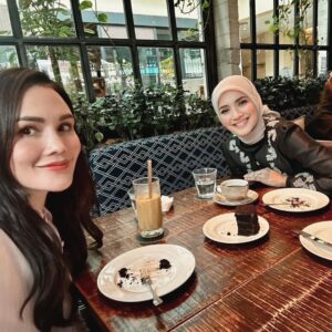 Actress Sarimah Ibrahim HD Photos and Wallpapers March 2025