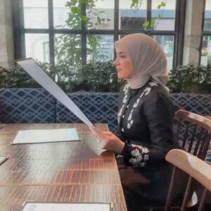 Sarimah Ibrahim Instagram - “A strong woman stands up for herself; a stronger woman stands up for others”. 

Had a lovely belated birthday lunch for my dearest @sarimahibrahim . Many may have claimed to be “women empowering” in our industry, but despite the many vicious claims about Che Puan Sarimah whom I’ve known for many years, she was one of the very first few who reached out to me last year—asking if me and my daughter Fatima was doing ok, constantly sending me words of encouragement and uplifting surahs that have comforted me. THAT to me, is a definition of an empowering woman. I’ve never been one who judges anyone by their appearance or rather by what they wear, but their hearts and intentions matters most to me. You are a definition of a wise, kind and intelligent woman anyone would be blessed to know. 

Thank you sister, for our much needed chat yesterday enjoying our little chocolate cake and now rested in our truth. 

I look forward to many more of our times spent together. Only to warn you, that you just got yourself a badass sister that will have your back too. Love you. 🤍

#womantowoman #mothertomother #womenwhosupportotherwomen #succeedtogether