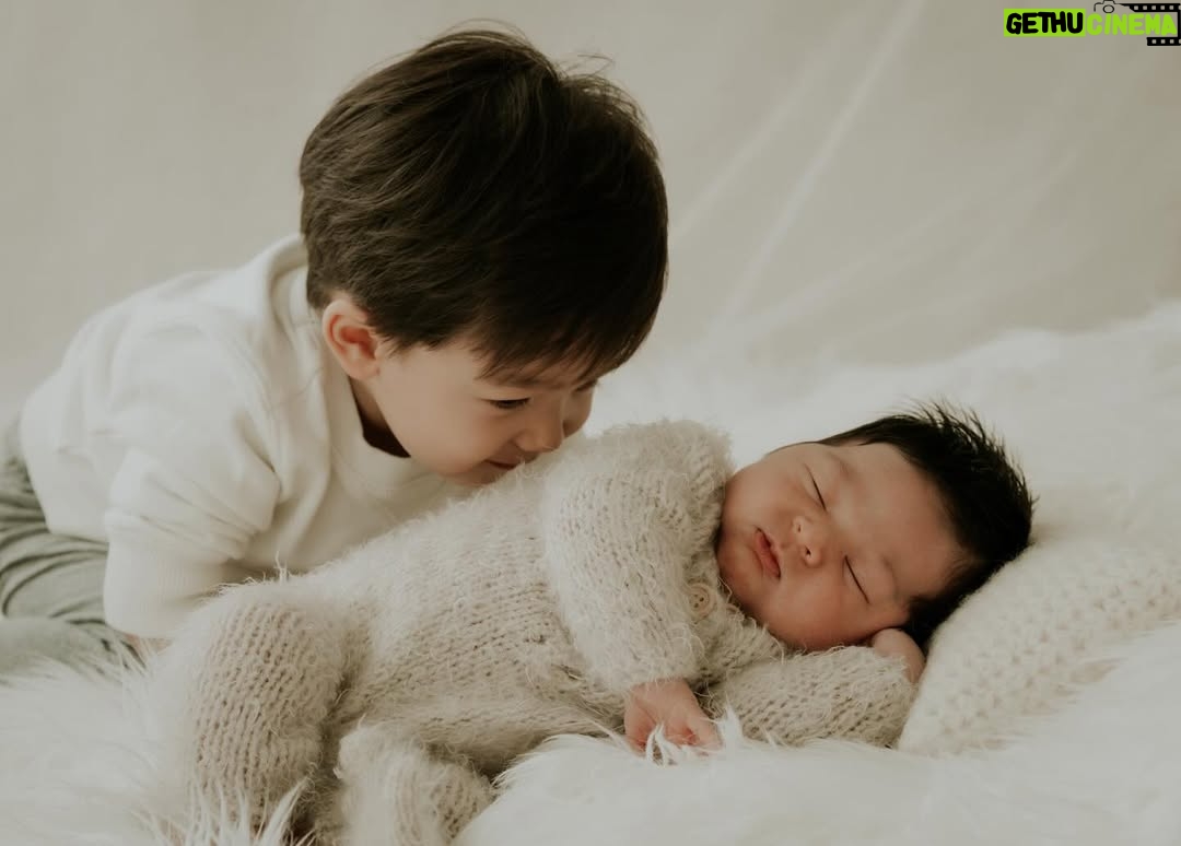 Sarunrat Visutthithada - 45.6K Likes - Welcoming a new addition to the family- say hi to Baby Deven 💙💙 featuring big bro Dustin “casually sleeping” in the last photo.
Thank you to the most professional team @kiddycutestudio 💕 for an amazing newborn photography experience!! ถ่ายรวดเร็วสุดยอดมาก ประทับใจสุดๆ 🙏🏻🙏🏻 highly recommend!!