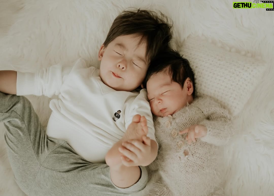 Sarunrat Visutthithada - 45.6K Likes - Welcoming a new addition to the family- say hi to Baby Deven 💙💙 featuring big bro Dustin “casually sleeping” in the last photo.
Thank you to the most professional team @kiddycutestudio 💕 for an amazing newborn photography experience!! ถ่ายรวดเร็วสุดยอดมาก ประทับใจสุดๆ 🙏🏻🙏🏻 highly recommend!!