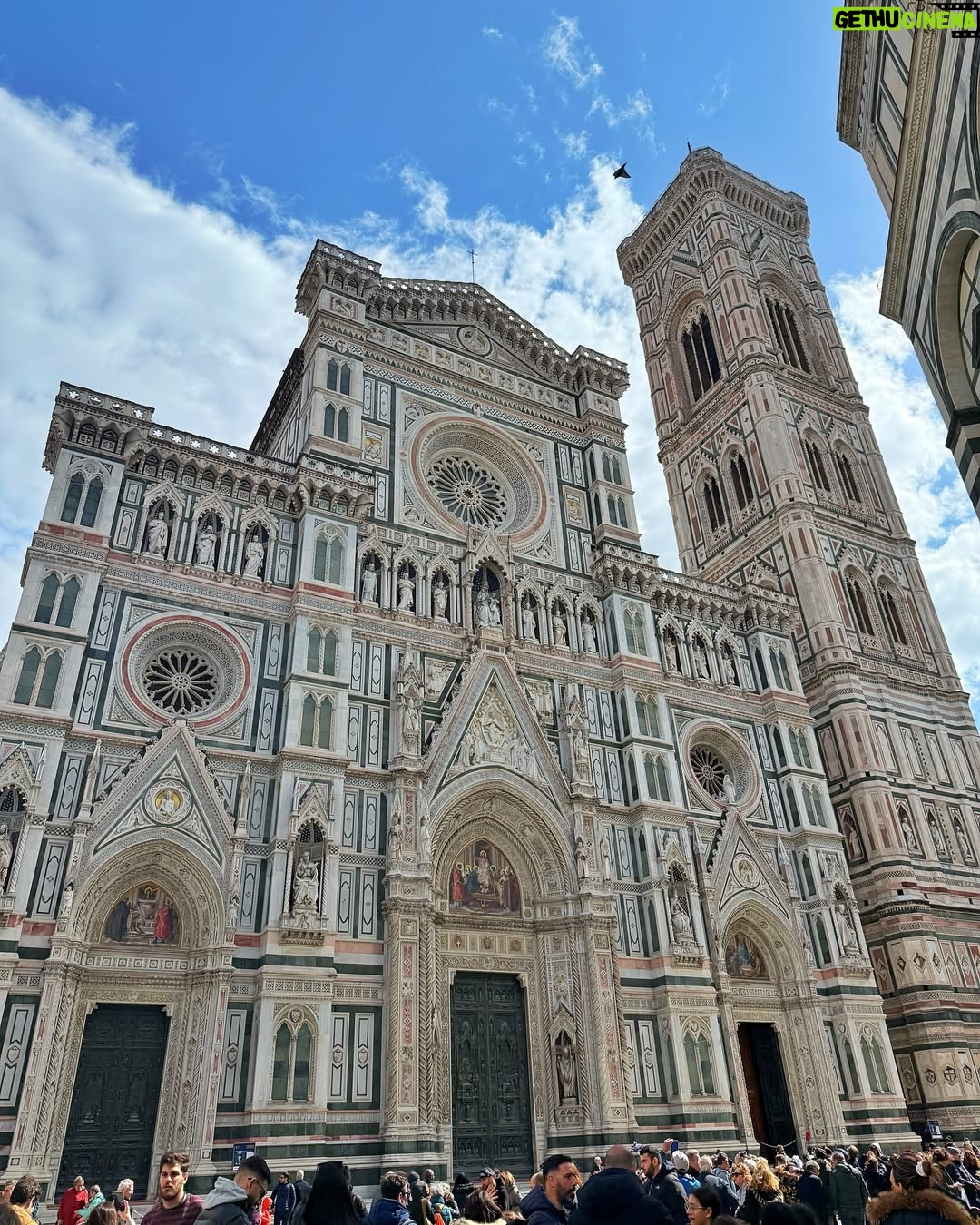 Sarunrat Visutthithada - 36.2K Likes - Day 2 - Florence #10YearsDeaneversary #อ้วนแน่