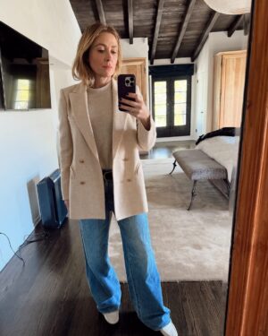Sasha Alexander Instagram - Bruh… same pair of jeans. Every day. @gap  Link to my favorites edit in my bio.