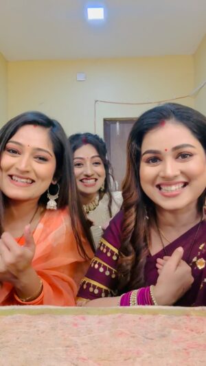 Sasmita Piyali Sahoo Instagram - Our Version Of : ଛି ଛି ଛି ରେ ନନୀ 🙊😂
.
.
.
.
.
.
.
.
.
.
.
.
.
.
.
.
#chichichi #viralsong #odiasong #trendingreels  #reels #reelsinstagram  #reelsviral #reelsexplore #reelsinsta #explore #explorepage #reellife #reelgood #reelvibes #reelitfeelit #reelkarofeelkaro #arundhatidevika #devikaarundhati