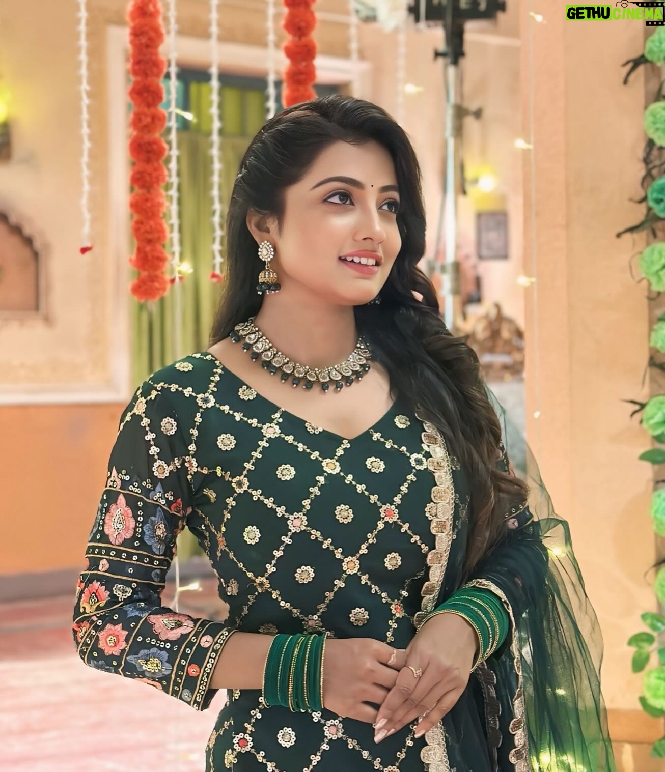 Sasmita Piyali Sahoo - 6.9K Likes - Thinking of you💭❤️…
.
.
#picoftheday #oldone #love #smile #live #life #odiagirl #actress #positivity #vibes #motivation #beyou #instagram #sasmitapiyalisahoo