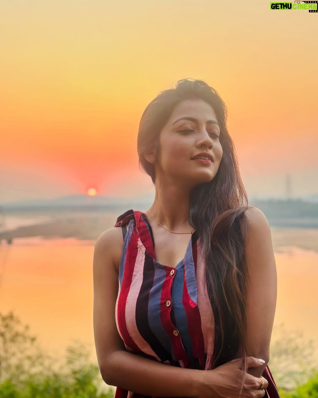 Sasmita Piyali Sahoo - 7.2K Likes - Reminding that endings can be beautiful too❤️….
.
.
#picoftheday #sunset #beautiful #scenery #love #peace #vibes #nature #odiagirl #actress #pretty #positivity #instagram #sasmitapiyalisahoo