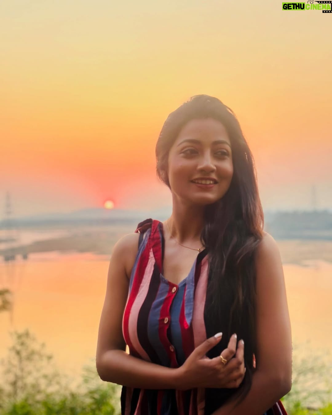 Sasmita Piyali Sahoo - 7.2K Likes - Reminding that endings can be beautiful too❤️….
.
.
#picoftheday #sunset #beautiful #scenery #love #peace #vibes #nature #odiagirl #actress #pretty #positivity #instagram #sasmitapiyalisahoo