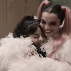 Scarlet Gruber Instagram - Gracias por su apoyo y por hacernos TOP 10 en Netflix Mexico!!! 
Este proyecto fue hecho con muchisimo amor y un montooon de esfuerzo, así que me llena el alma saber que lo estan disfrutando 🤍🍭 

Contra las Cuerdas @netflix @netflixlat