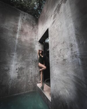 Scarlet Gruber Instagram - “El amor es el único lugar donde nada es tuyo.”
.
.
.
📸😍: @esquedachris 
@casahormigabacalar  gracias por esta hermosa locación.