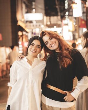 Scarlet Gruber Instagram - Nuevas amistades en lugares mágicos🤍 
@paugaitan @cachephoto los queremos!!!
.
📸♥️: @esquedachris