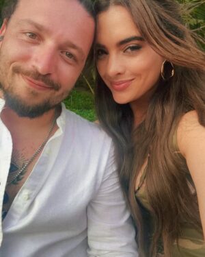 Scarlet Gruber Instagram - Un fin de semana mágico 🤍

Gracias @paugaitan @cachephoto por invitarnos a celebrar un amor tan bonito. Los queremos mucho 🙏🏼