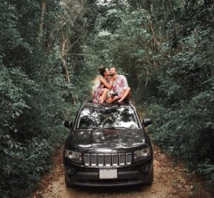 Scarlet Gruber Instagram - Un mes de aventura, descubrimiento, y felicidad extrema a tu lado. 
Que nunca se apague esta magia y que la vida nos regale cada día más razones para confirmar lo inevitable… 
Que siempre fuiste tu. 
Att: 
Tu Hámster 🐹