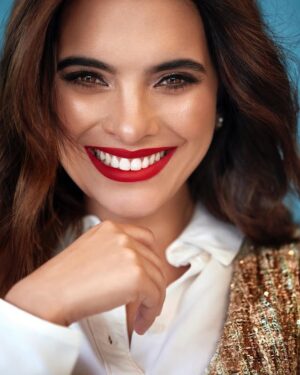 Scarlet Gruber Instagram - This is 32. 
Este año LO QUIERO TODO 
Gracias por tanto cariño y tantos mensajes bonitos en este día. 
Una vuelta más al sol, y que vuelta!!! No puedo estar más agradecida con Dios y la vida. Este ha sido un año de transformación y de muchísimo amor propio. He logrado manifestar cosas que siempre había soñado; Salud!!! Mi familia más unida que nunca, trabajo y más trabajo haciendo lo que más amo, una casita para compartir con mi mascota y los seres que amo, y USTEDES que me alientan a seguir tocando corazones y a seguir creciendo tanto actoral como profesionalmente.
Decreto que este será un año de más crecimiento, un año que me impulsará a cumplir más sueños. Les agradezco su lealtad y su apoyo; su cariño, su empatía, y a veces sus regaños. Aquí seguiré siendo luz para quien más lo necesite. 
Los amo!!!
.
🎞: @magicftsoul