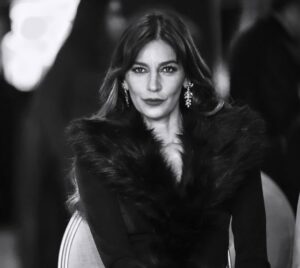 Seda Akman Instagram - Aysel..🖤
Deha bu akşam!!!
@dehatvdizisi 
@showtv 
@ayyapim
make-up @ss.kkayhan 
Styling @efkafasi
