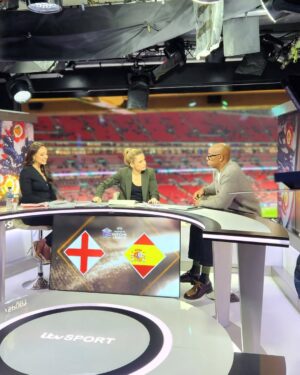 Seema Jaswal Instagram - I always love presenting the @lionesses coverage with @itv 

Great  win against the world champions Spain at Wembley! 

Just a few snaps from both Nations League matches 🫶🏽

 📷  @mrtheoc (special shout-out!) 💛