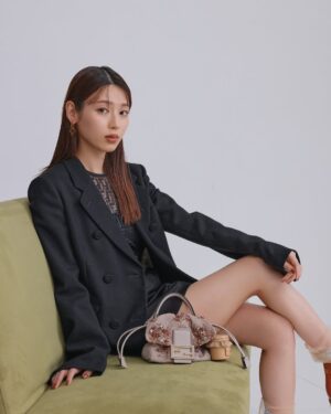 Sei Shiraishi Instagram - @fendi 
新作バッグの「マンマ バゲット」
くしゅっとした柔らかい素材感が可愛いかったです🤎

#fendi
#FendiSS25
#PR