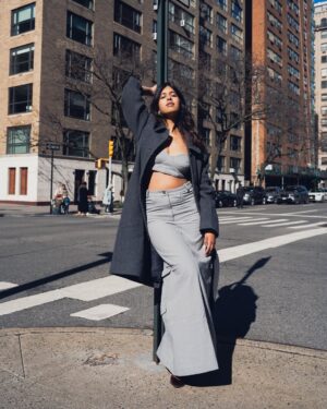 Sejal Kumar Instagram - New York New York 
finding joy Ep 🧩 14th Feb 

📷 @romytakesphotos 
Outfit @brawnymellow 
Rings @@ishhaara
@ascend.rohank
Styled by @vailanciaaa 
Style team @thetrendby_aman 
Boots
@oceedeeshoes