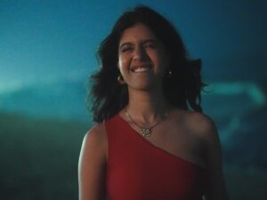 Sejal Kumar Instagram - happy Kahin Chale 💓💓 from my new EP Finding Joy 🧩 this music video was a lot of fun and jugaad to make! Here’s some remaining pictures and BTS   the storyboard for those interested in how our little team made it come alive!! 

Needless to say STREAM it on @spotifyindia and watch everyone’s beautiful work on my @youtubeindia channel! 

making music videos ourselves and on a budget has pushed me to start directing properly and conceptualising! Would you like me to share more of this and make our storyboards available to you?