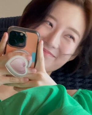 Seo Ji-hye Instagram - 🏝️