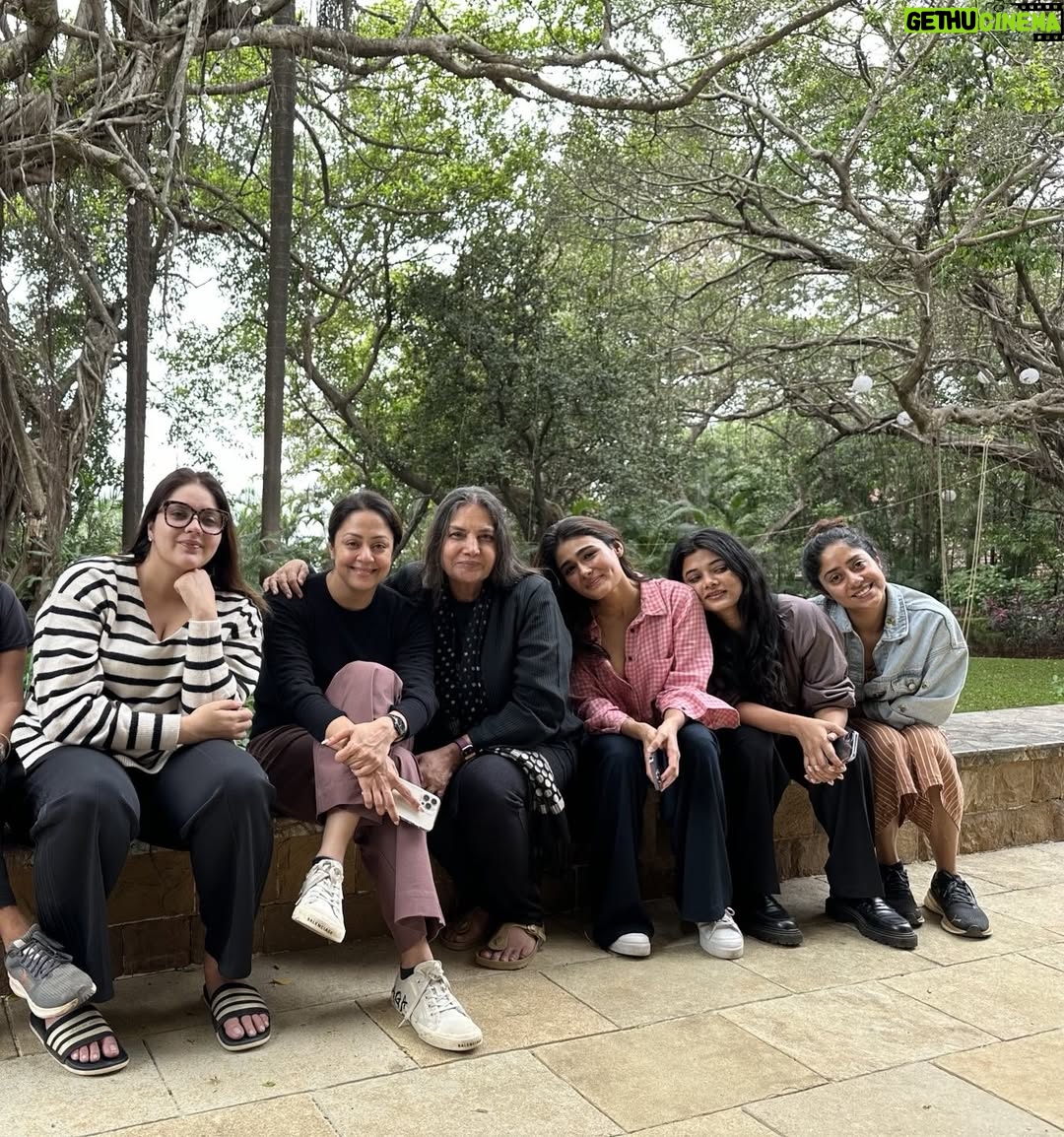Shabana Azmi - 4.1K Likes - The #Dabba Cartel ladyz in another mood/mode