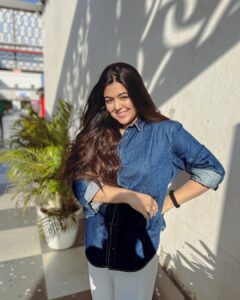 Actress Shafaq Naaz HD Photos and Wallpapers September 2025