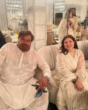 Shagufta Ejaz Instagram - About last night, @yashmeera.jan ‘s Nikah.
Cant believe @shabbirfareeda how time flew, it seems not too far behind when i held her as newborn in my arms and now MashaAllah she has grown up to be a beautiful girl inside and out.
Wish you all a very happy, healthy and smooth life ahead.💕❤️