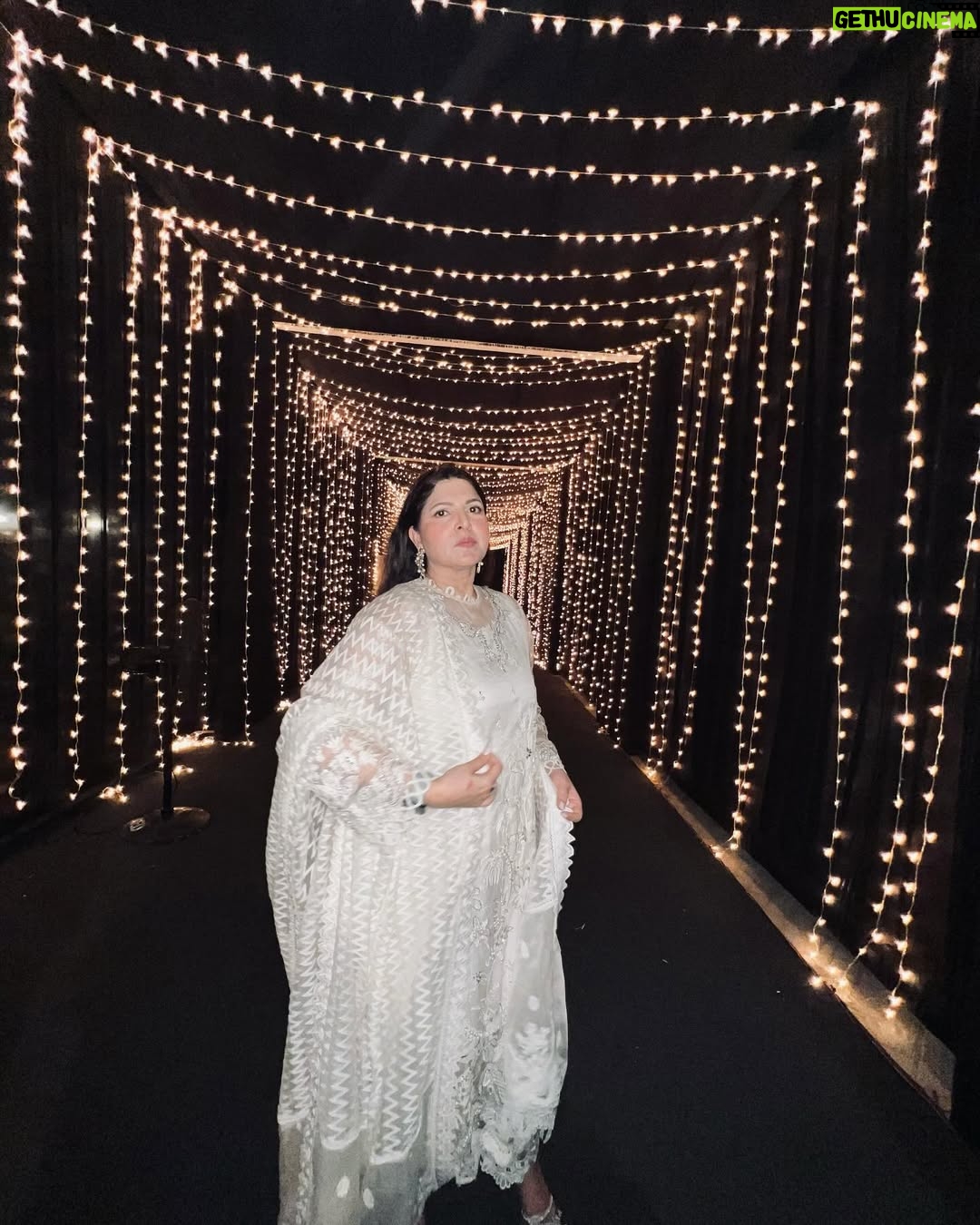 Shagufta Ejaz - 64.5K Likes - About last night, @yashmeera.jan ās Nikah.
Cant believe @shabbirfareeda how time flew, it seems not too far behind when i held her as newborn in my arms and now MashaAllah she has grown up to be a beautiful girl inside and out.
Wish you all a very happy, healthy and smooth life ahead.šā¤ļø