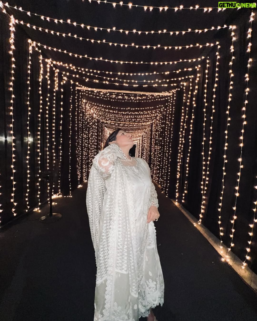 Shagufta Ejaz - 64.5K Likes - About last night, @yashmeera.jan ās Nikah.
Cant believe @shabbirfareeda how time flew, it seems not too far behind when i held her as newborn in my arms and now MashaAllah she has grown up to be a beautiful girl inside and out.
Wish you all a very happy, healthy and smooth life ahead.šā¤ļø