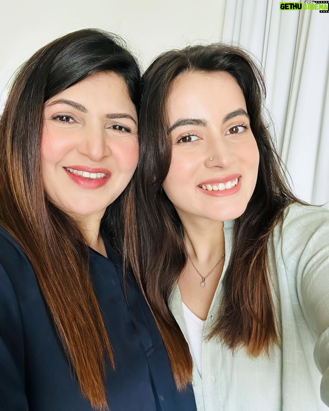 Shagufta Ejaz - 13.1K Likes - I am out of words to thank you @stopcopyingmyusername , you are a Gift from Allah s.w.t, i wish i can express my love for you in this life no matter how much i say its never enough.
Love you from the deepest depths of my heart. Khush raho hamesha , koy gham na aye tumhare wareeb kabhi. Your are a blessingš¤šš