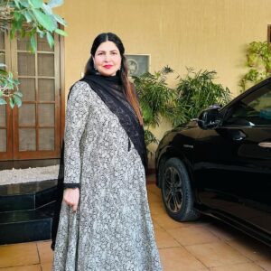 Shagufta Ejaz Instagram - Pre  Eid Vibe🖤💟