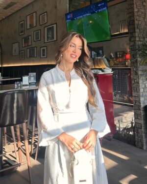 Shahad Salmman Instagram - Dressed in white, feeling the peace and blessings of Ramadan 🙏🤍🕊️

#RamadanBeauty with #Savana @savana_ar 🌙✨
#savanaramadan