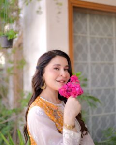 Actress Shaista Lodhi HD Photos and Wallpapers March 2025