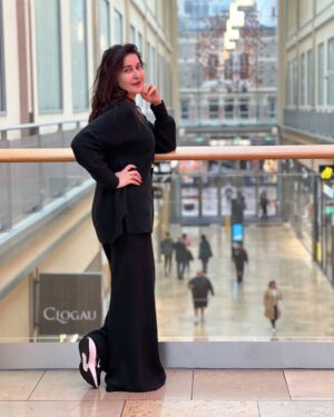 Shaista Lodhi Instagram - Acting like everything's fine.. it's an art form.

#ShaistaLodhi
