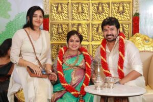 Shambhavy gurumoorthy Instagram - Congratulations  Sruthika & aaryan  for your baby shower !!! Can’t wait to see your lil bundle of joy soon 👶♥️♥️…

#samandprasi #trending #babyshower #friends #celebration #babyshowerfun #lakshmiserial #suntv #instadaily #instagood