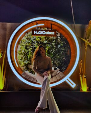 Shameen Khan Instagram - الجمال دا مية مية كلشي مية مية
.
.
.
.
.
#huqqabazuae #huqqabaz  #dxblife🇦🇪 #dubai #nightlifeuae #simple #trendingpost #beautifulgirls #uae #loveisintheair #la #dystinct #arabic #arabicquotes