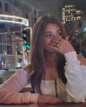Shameen Khan Instagram - Discovering new opportunities for selflove 🦢 
•
•
•
•
#dxb #citywalkdubai #dubailifestyle #selflove #citywalk #uae #hair #heels #shien #lookoftheday