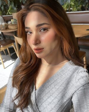 Shameen Khan Instagram - Iced pumpkin spice latte 🎃 
.
.
.
.
#dxb #newyear #2025 #coffee #fyp #instagramers #newlife #newday #iamfeelinggood #shameenkhan #beauty #clearskin #shameenkhan