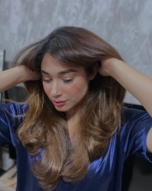Shameen Khan Instagram - Can’t hear negativity over the volume of my hair 💁🏼‍♀️

#hair #gooddaylady #uae #lifequotes #fyp #hairstyles #girls #instagram #instamood