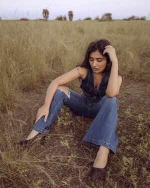 Shamni Mahe Instagram - Getting lost in the haze

Photographer: @francisxavier_official 🤎