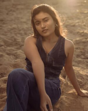 Shamni Mahe Instagram - Getting lost in the haze

Photographer: @francisxavier_official 🤎