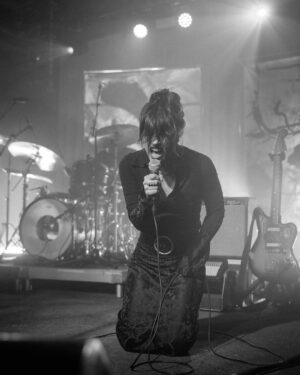 Sharon Van Etten Instagram - Moments in time captured with The Attachment Theory in Berlin, Germany at Astra Kulturhaus 3.4.25

Photos by: @lennydrinksyourmilkshake

Tickets available at the link in bio.
