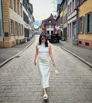 Shazia Naz Instagram - Strolling through enchanting cobblestone streets, It’s like every twist and turn has a story to tell ✨

.
.
.
.
.
#shazianazkhan #europetrip #placestovisit #chicstyle #outfitcheck #streetstyle