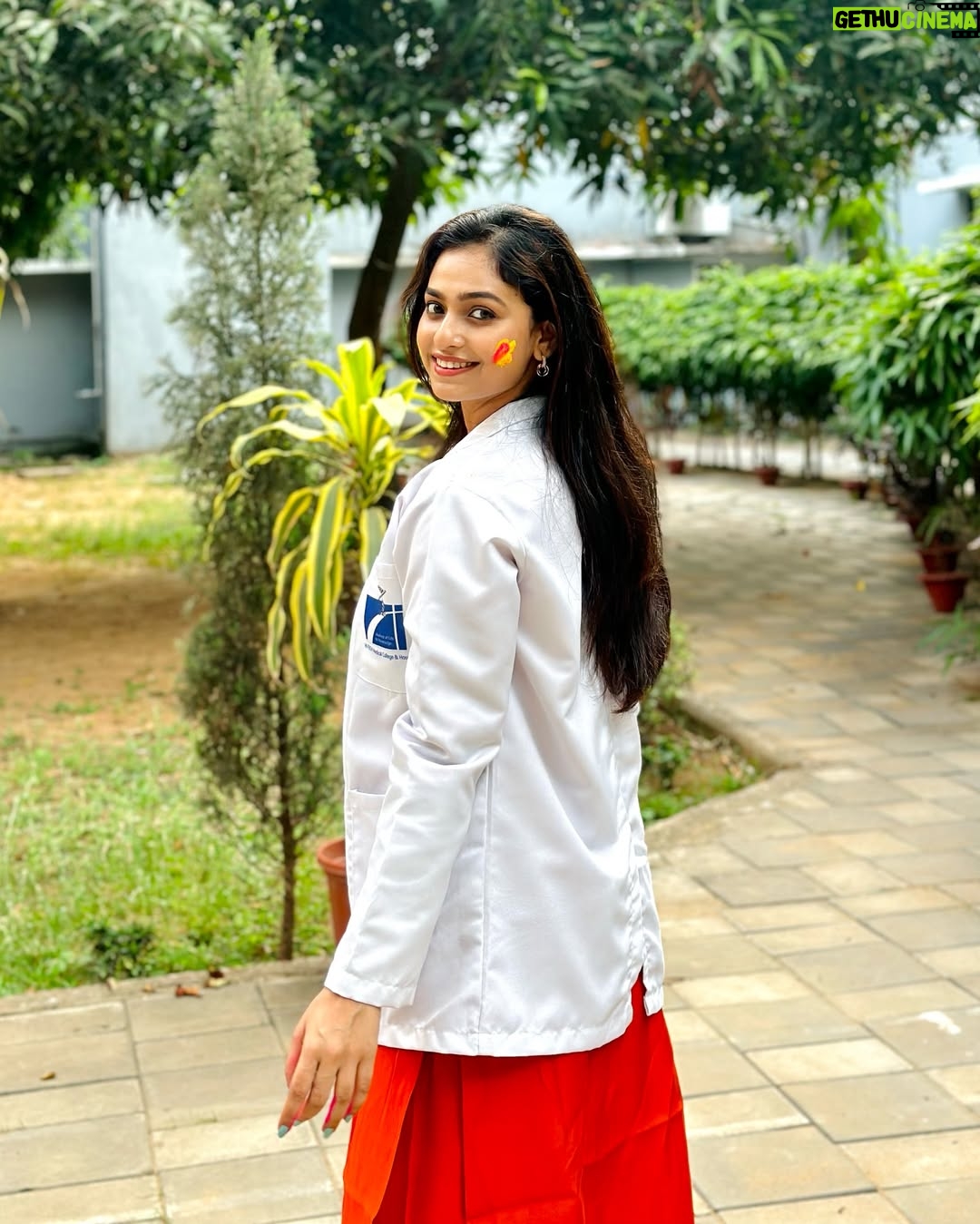 Sheetal Patra - 45.1K Likes - Holi-fied just before the Med exams stress…That’s how aprons meet holi hues!😆🥼💕
Happppyyyy Holi everyone!!💖🌸🌈 🦋🦄🧡
#holi2025 #medicolife #colours #examsahead