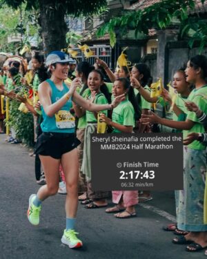 Sheryl Sheinafia Instagram - virgin half marathon done and dusted 👋 this was part of my long run training for the big marathon in Sydney, and wow, what a route! so many challenging elevations, but that’s exactly what i love—pushing through and coming out stronger on the other side.

a huge thank you to @rexona_id @asicsid @__madeforwomen__ @motiva.performance my coaches @fauzannhzm @andriyanto.run @doc.veratanu my loves @sheinafiaz @safe.space.studios @tangerun.club @yoanacrystal @hannafatiha @_.nayla @noviati_ng @michelleaaudrey @angelicalaras @marrisawidiyanti @sotaf1022 @abiyogst @saraleatunas @taaaufiik for the love 😭

how was your experience? would love to hear your stories! ❤️

📷 @adnansigit_ @liebhart 

#MoveHerMind #MoveYourMindwithASICS