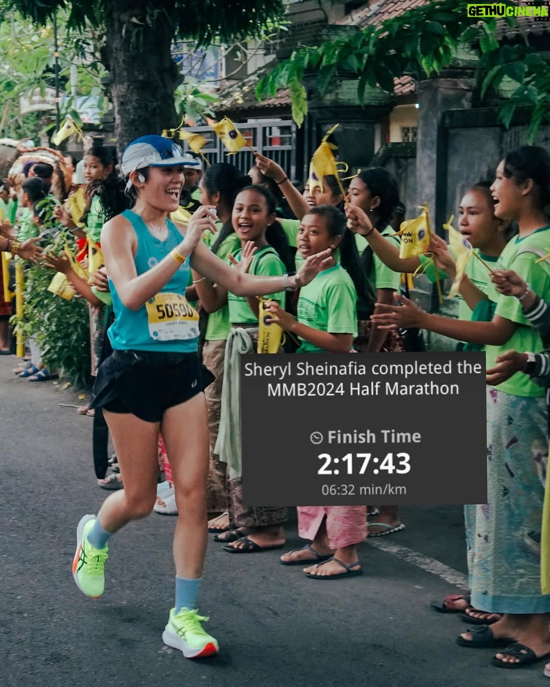 Sheryl Sheinafia - 13.2K Likes - virgin half marathon done and dusted 👋 this was part of my long run training for the big marathon in Sydney, and wow, what a route! so many challenging elevations, but that’s exactly what i love—pushing through and coming out stronger on the other side.
a huge thank you to @rexona_id @asicsid @__madeforwomen__ @motiva.performance my coaches @fauzannhzm @andriyanto.run @doc.veratanu my loves @sheinafiaz @safe.space.studios @tangerun.club @yoanacrystal @hannafatiha @_.nayla @noviati_ng @michelleaaudrey @angelicalaras @marrisawidiyanti @sotaf1022 @abiyogst @saraleatunas @taaaufiik for the love 😭
how was your experience? would love to hear your stories! ❤️
📷 @adnansigit_ @liebhart
#MoveHerMind #MoveYourMindwithASICS
